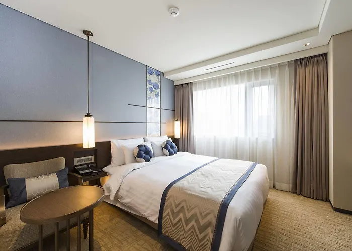 Royal Myeongdong 4*